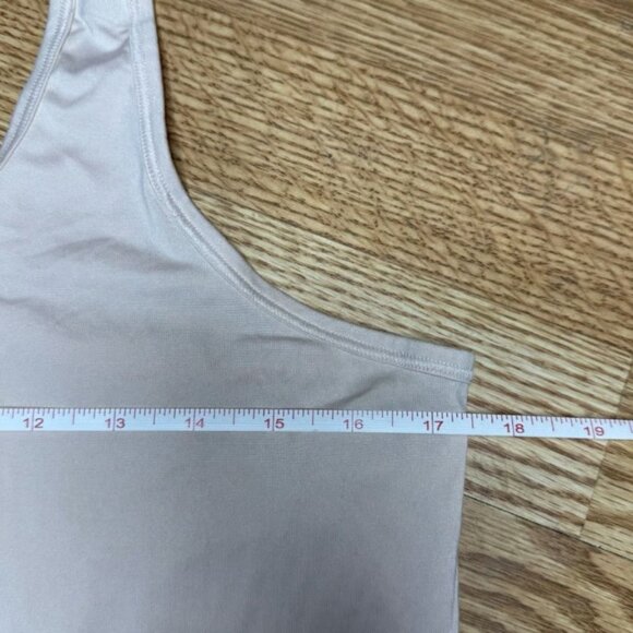 Tank Top Women’s Medium Pink Active Workout Mesh Back - Picture 5 of 5